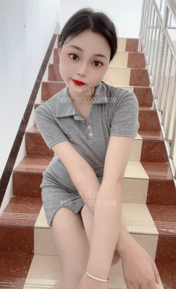 大连服务型妹子白净迷人