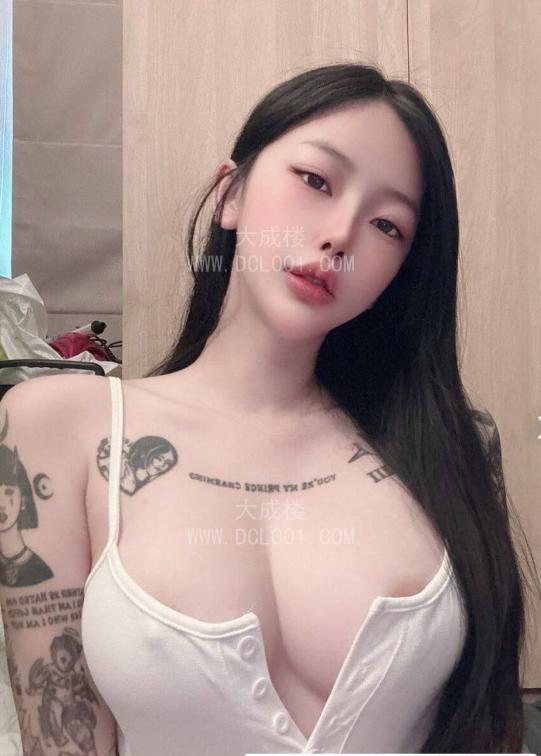 历城通体纹身小妹