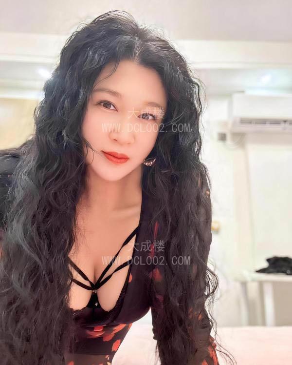 滨江肥臀骚货春节不休