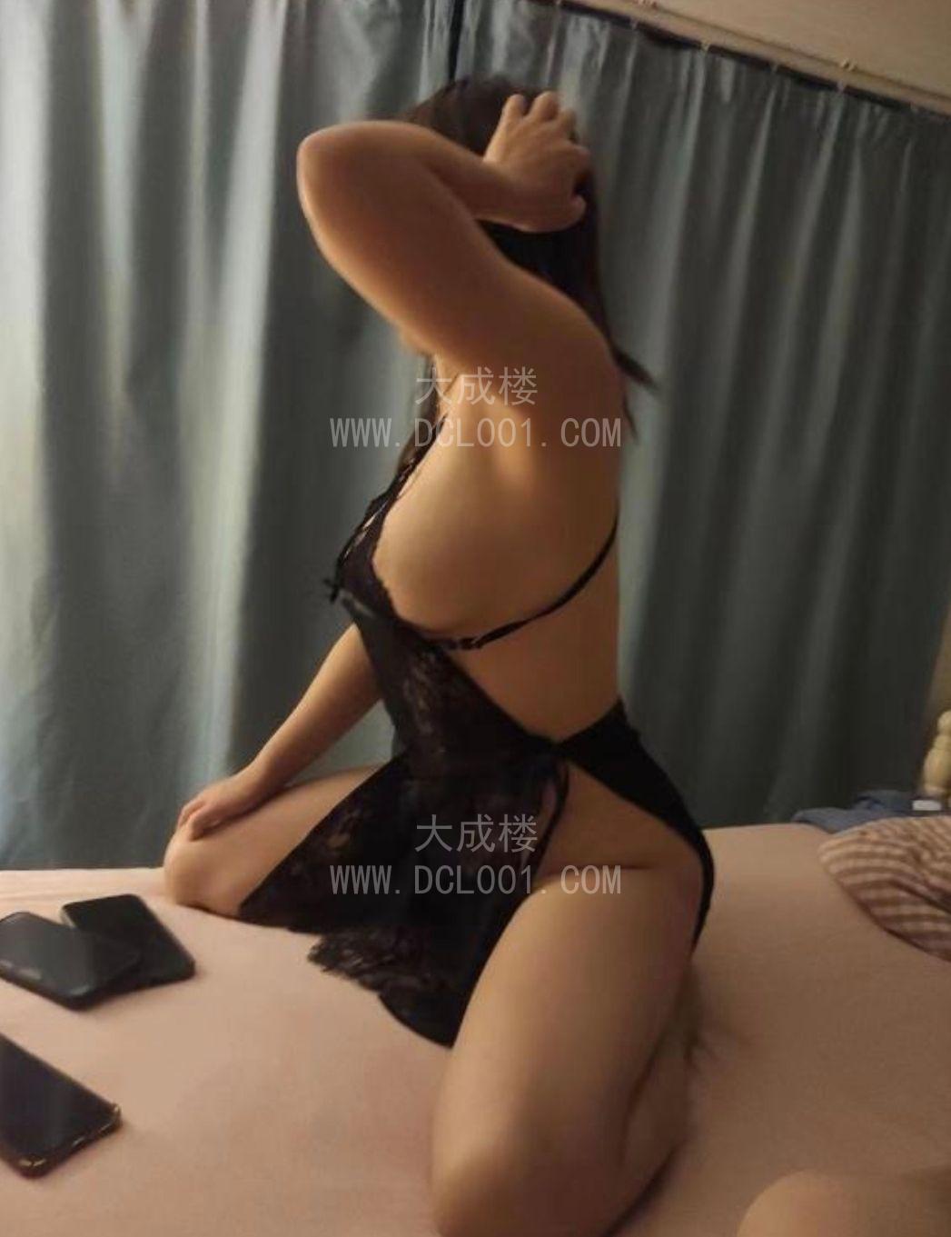 南海风骚大胸少妇