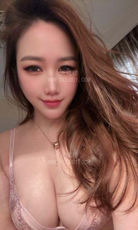 性感大胸混血老师