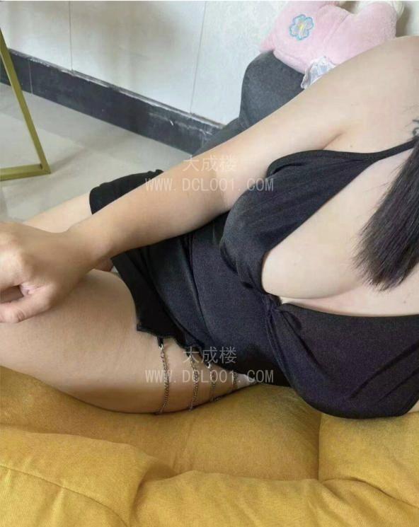 胸大有点少妇型