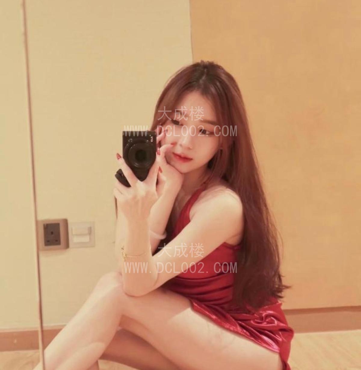 南昌一个过年不休息的美女