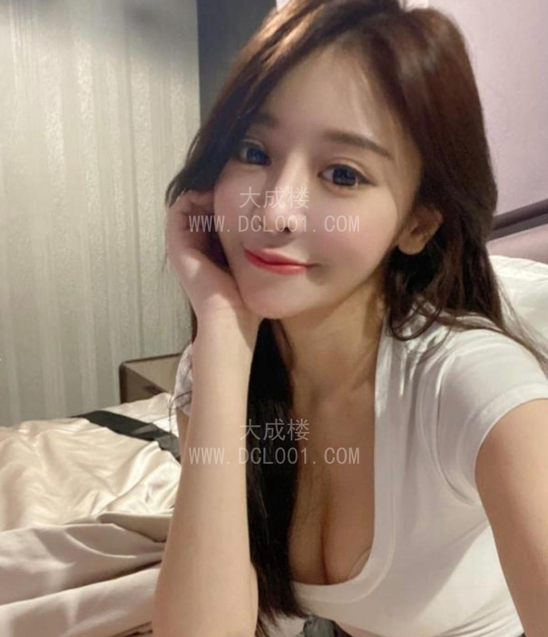 青岛胶州丰乳女孩