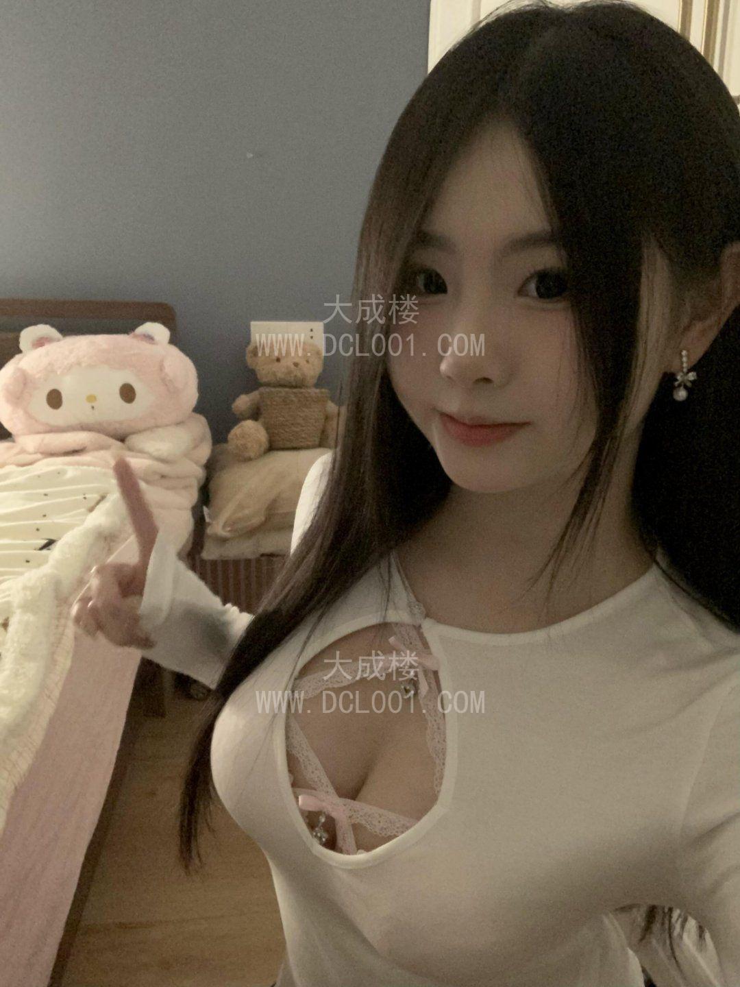 00后萝莉外出艺