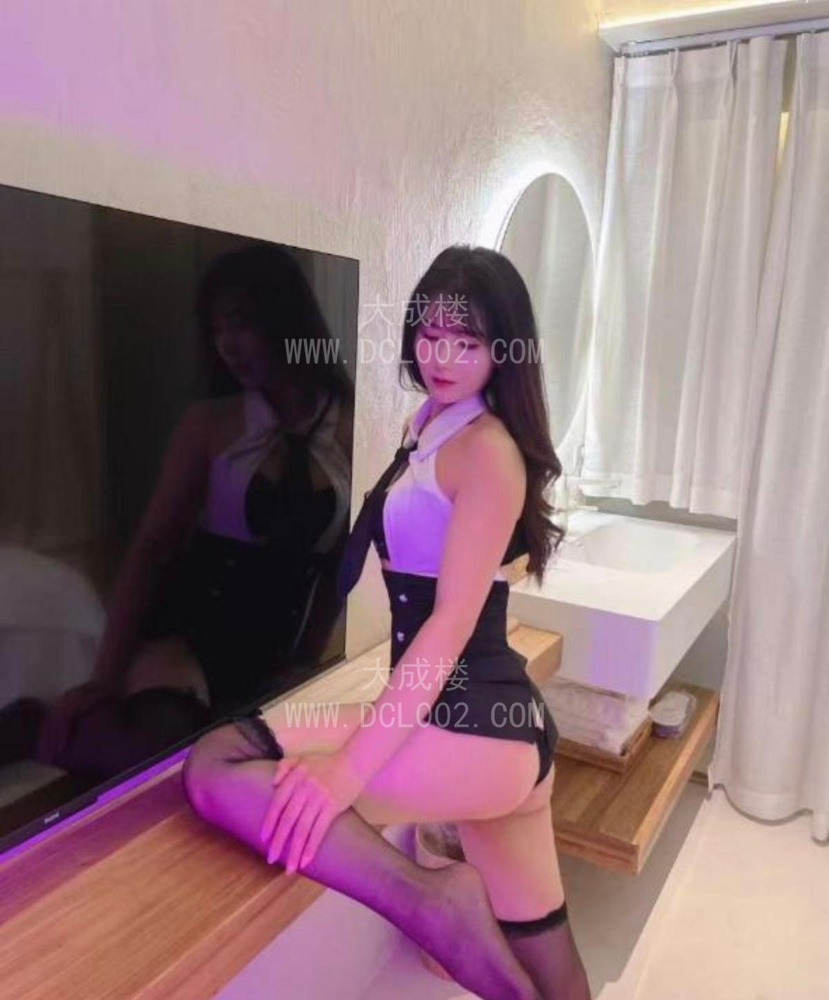 白云可69舌吻六月