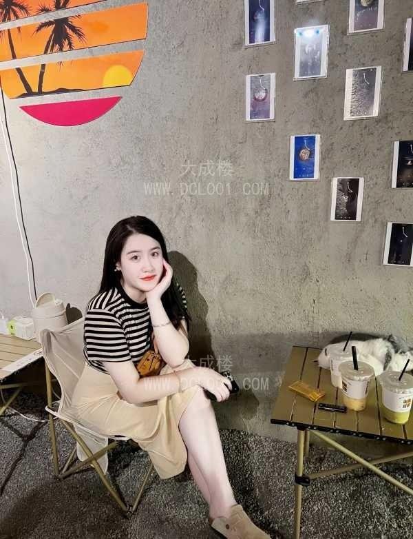 龙华肤白粉嫩女友雨漫