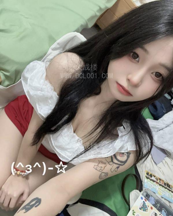 浦东性感蜜桃臀萝莉