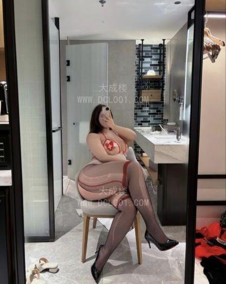 BBW大胸大屁股野子