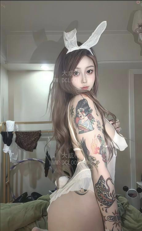 浦东蜜桃臀御姐露娜