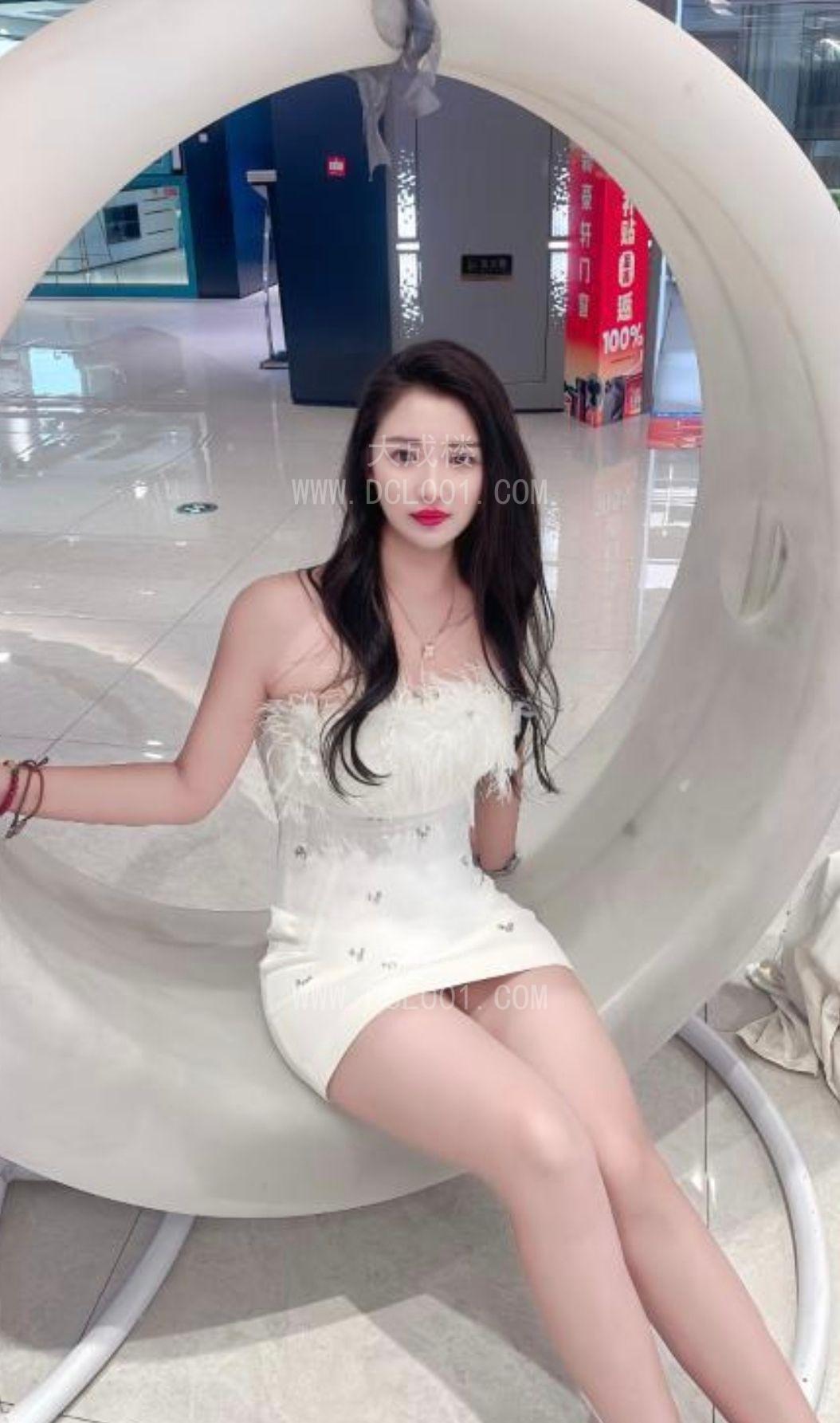 大胸风骚女小杨