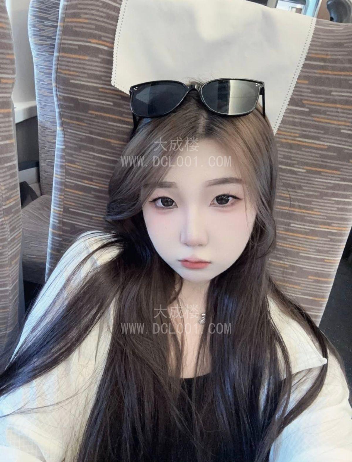 天河皮肤光滑态度好朵朵